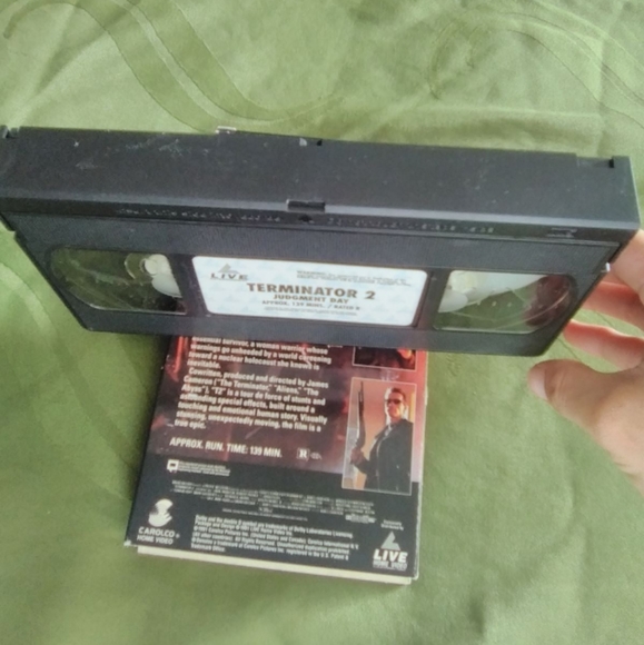 Terminator 2 Judgment Day (VHS, 1991) Arnold Schwarzenegger, Linda Hamilton - Picture 4 of 6